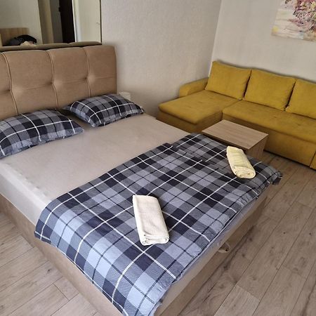 Apartment Downtown Osijek Bagian luar foto