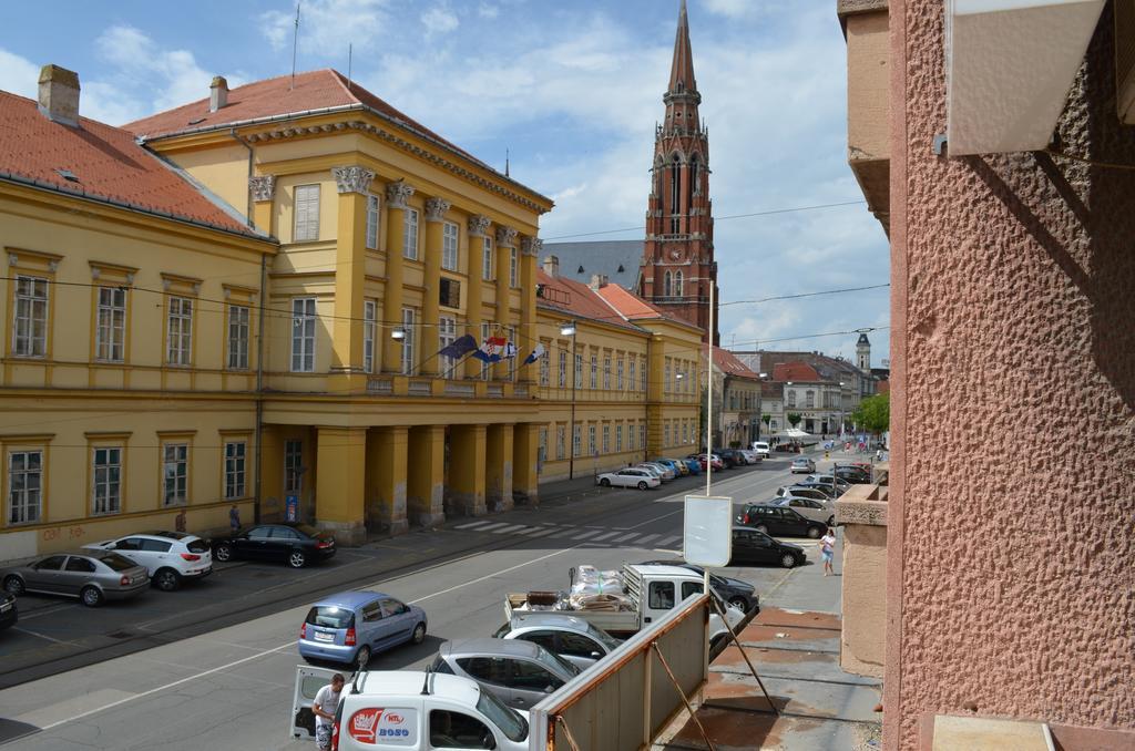 Apartment Downtown Osijek Ruang foto