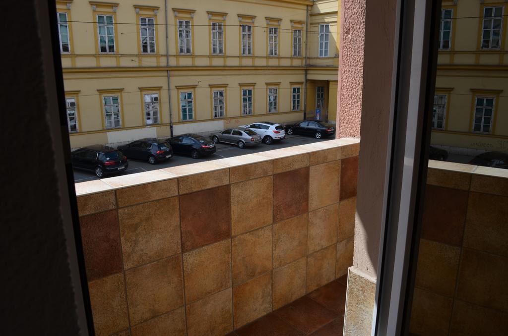 Apartment Downtown Osijek Ruang foto