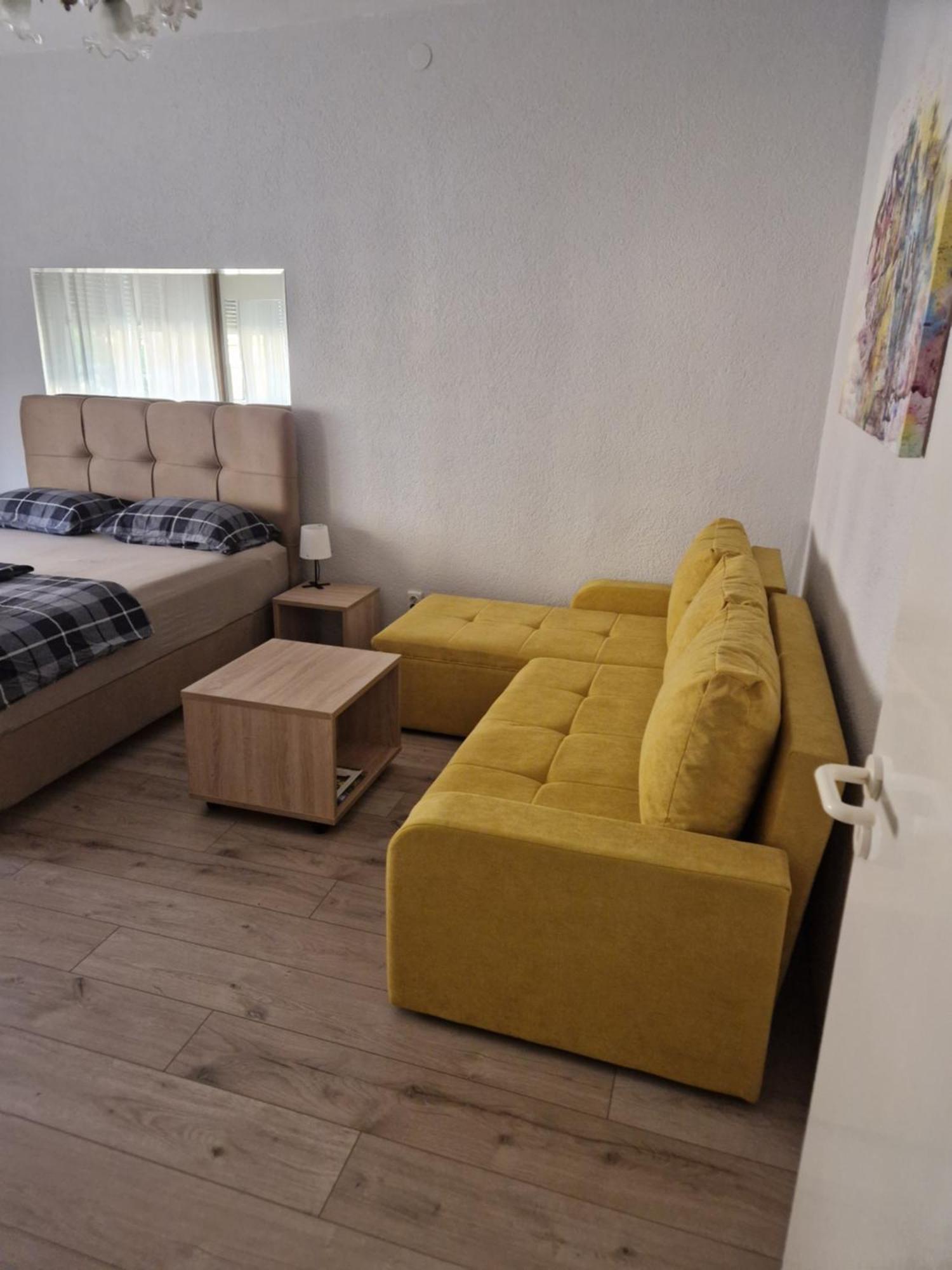 Apartment Downtown Osijek Bagian luar foto